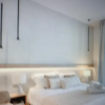Center,top Floor Luxurious 4 Bed Apt *