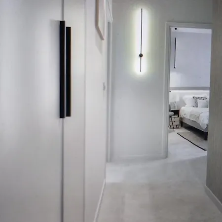 Center,top Floor Luxurious 4 Bed Apt *