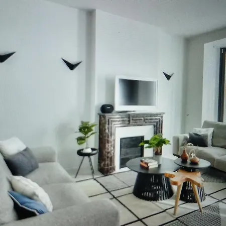 Center,top Floor Luxurious 4 Bed Apt